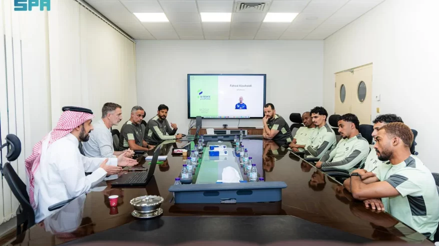 الجهازان الفني والإداري للمنتخب الأول يكملان برنامج الزيارات الميدانية لأندية الدوري