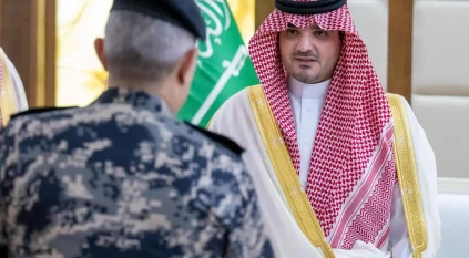 وزير الداخلية ينقل تهنئة القيادة لمنسوبي الوزارة بحلول عيد الفطر