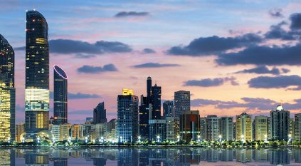 الإمارات: سقوط شظايا أسفر عن إصابة 6 مواطنين في أبوظبي