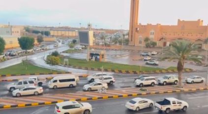 هطول أمطار الخير على محافظة القريات