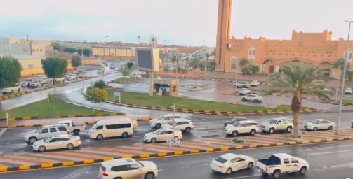 هطول أمطار الخير على محافظة القريات