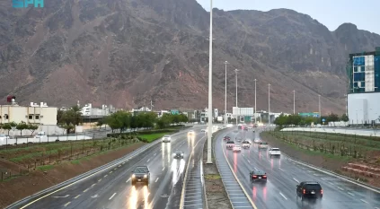 أمطار غزيرة على المدينة المنورة ولقطات توثق الحالة 