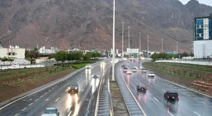 أمطار غزيرة على المدينة المنورة ولقطات توثق الحالة 