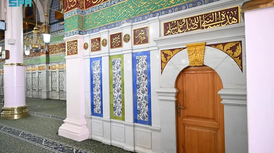 الجدار القبلي في المسجد النبوي.. لوحة معمارية تجسد جمال الزخارف الإسلامية