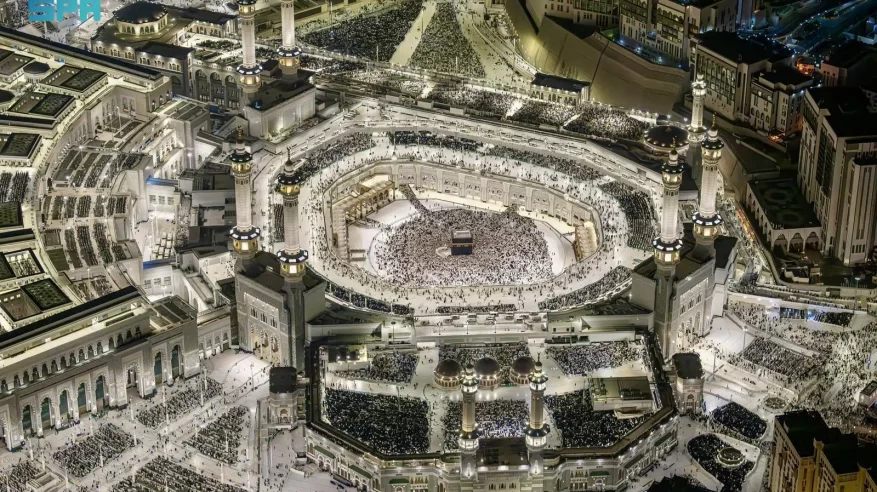 الحرمان الشريفان يستقبلان ملايين القاصدين في ليلة ختم القرآن