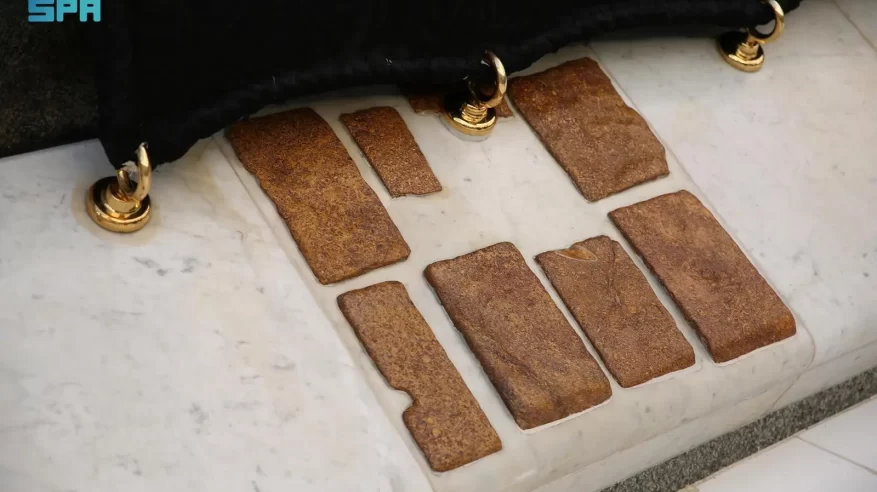 قطع المَعجَن في شاذروان الكعبة.. شواهد تاريخية نادرة توثّق مراحل عمارة البيت العتيق