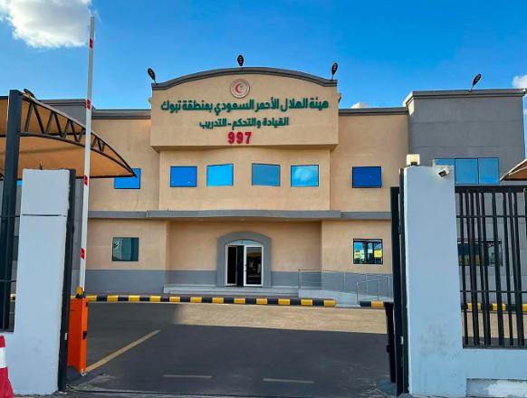 تقلبات جوية في تبوك والهلال الأحمر يعلن الجاهزية الكاملة