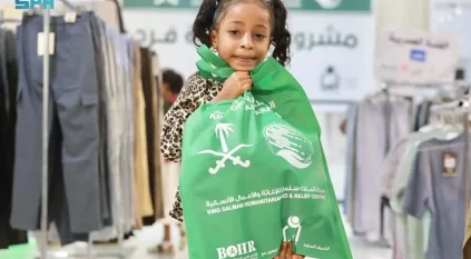 سلمان للإغاثة يوزّع كسوة العيد والهدايا على الأطفال في عدن