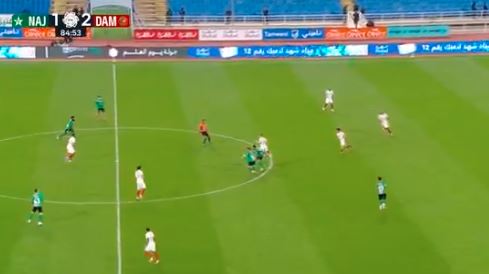 ضمك يفوز على النجمة بثلاثة أهداف في دوري روشن