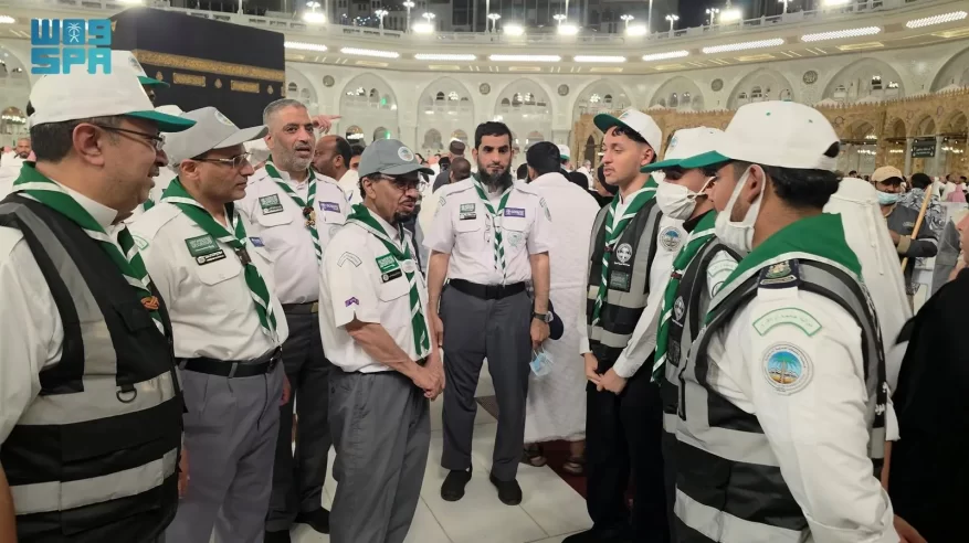 1100 كشاف يقدّمون خدماتهم للمعتمرين والزوار بالحرمين الشريفين
