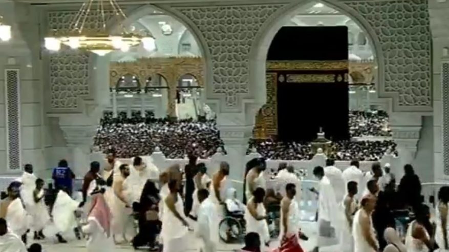 خشوع واطمئنان.. لقطات مباشرة من المسجد الحرام ليلة 17 رمضان