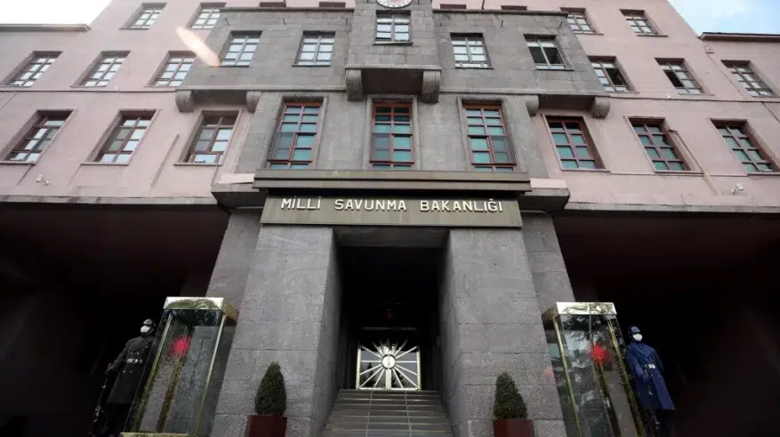 تركيا تعلن إسقاط ثالث صاروخ إيراني في أجوائها