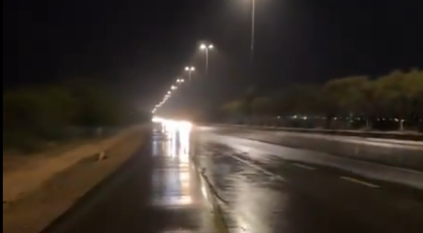 لقطات توثق هطول أمطار غزيرة على بريدة