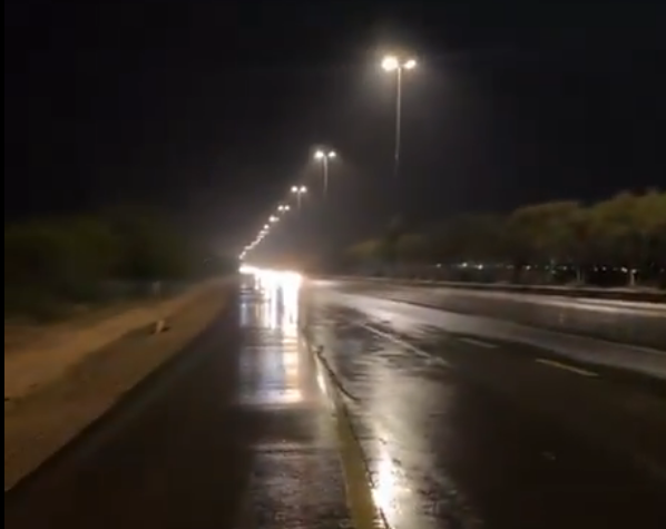 لقطات توثق هطول أمطار غزيرة على بريدة