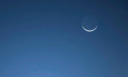 اقتران هلال العيد بكوكب الزهرة يزيّن سماء المملكة