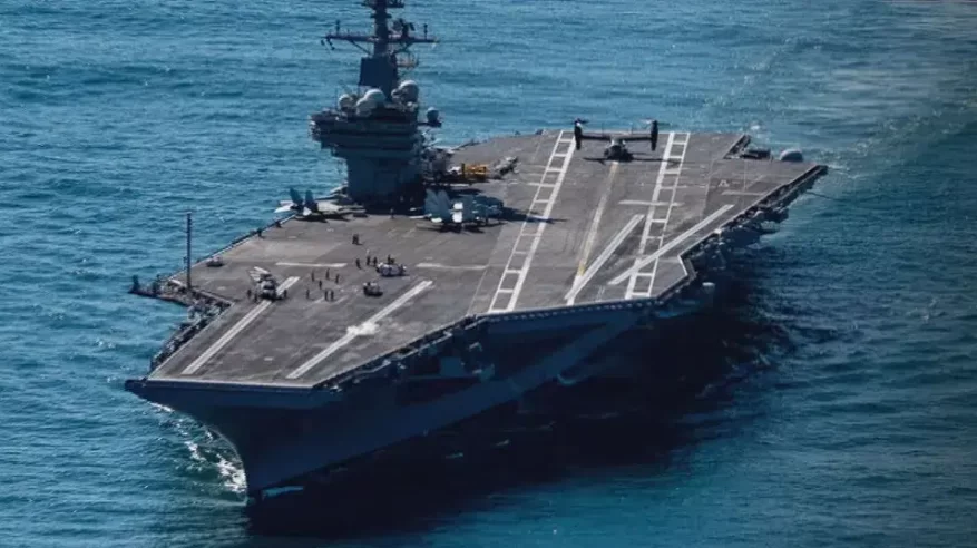 حاملة الطائرات جورج بوش تصل إلى الشرق الأوسط