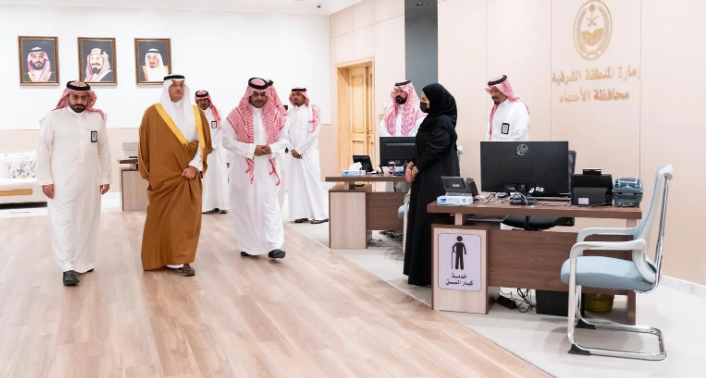 محافظ الأحساء يقود تحولًا نوعيًا في المركز الشامل بالمحافظة للارتقاء بجودة الخدمات