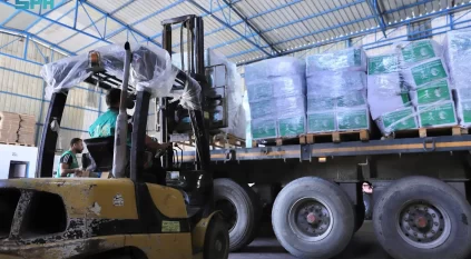 وصول قافلة مساعدات سعودية إلى قطاع غزة