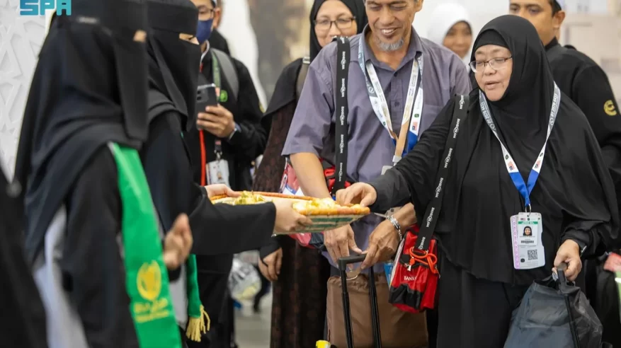 وصول أولى رحلات المستفيدين من مبادرة “طريق مكة” من ماليزيا إلى المدينة المنورة