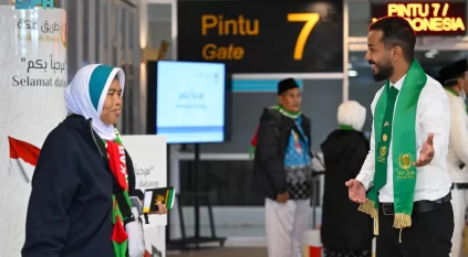 مغادرة أولى رحلات مستفيدي مبادرة طريق مكة من سولو الإندونيسية 