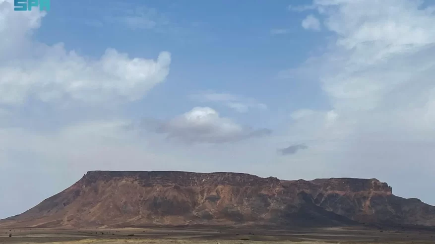 جبل طمية وجهة سياحية بارزة تعكس تنوع تضاريس القصيم