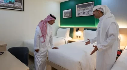 وزير السياحة يتفقد جاهزية مرافق الضيافة والنُزل المؤقتة المخصّصة لإسكان الحجاج في مكة المكرمة