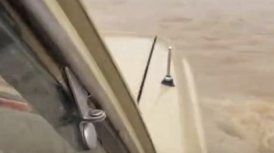 ضبط مخالفين لعبور الأودية أثناء جريانها في عسير