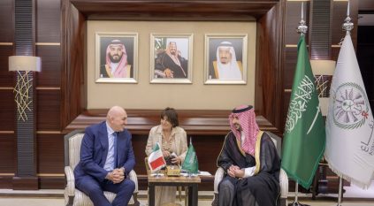 خالد بن سلمان يستعرض الشراكة السعودية الإيطالية وتعزيز التعاون مع وزير الدفاع الإيطالي