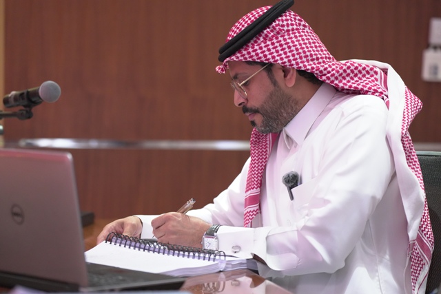 “معاذ الشيخ” ينال الدكتوراه في توظيف الذكاء الاصطناعي لإدارة السمعة المؤسسية