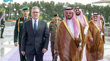 رئيس الوزراء البريطاني يصل إلى جدة