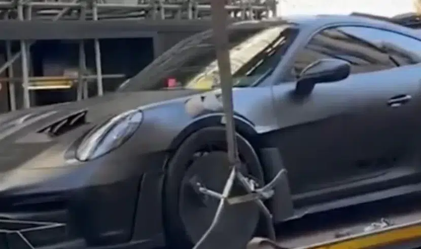 بـ 300 ألف جنيه إسترليني.. حجز سيارة فارهة لرجل أعمال سعودي في لندن