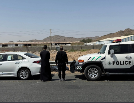 قوات أمن الحج تضبط مقيماً لنقله وافداً مخالفاً من حاملي التأشيرات