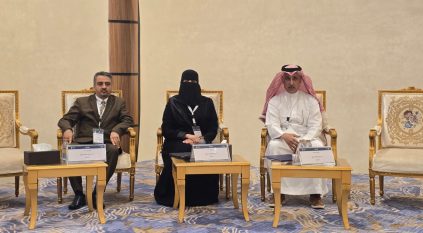 أكاديميون يؤكدون أهمية مواكبة القطاع الإعلامي لتطورات الذكاء الاصطناعي.