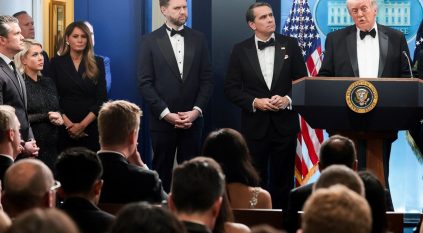 السعودية تستنكر إطلاق النار الذي استهدف حفلاً حضره الرئيس الأمريكي