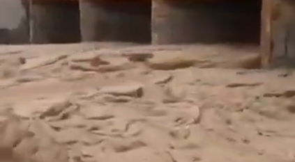 لقطات لجريان السيول الهادرة جنوب الرياض