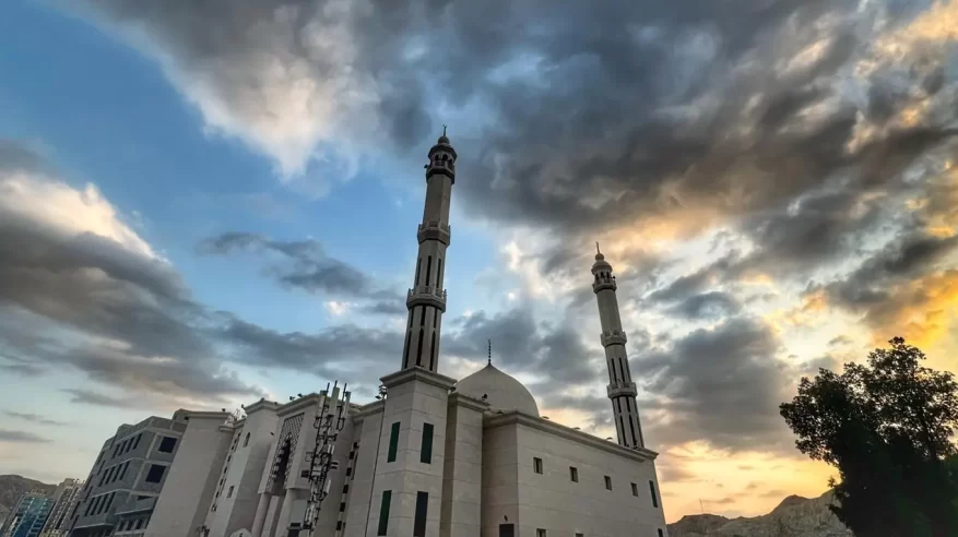 أمطار رعدية في مكة المكرمة ودرجة الحرارة 37 