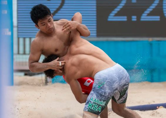 فريق السعودية للمصارعة الشاطئية يختتم مشاركته في “سانيا 2026”