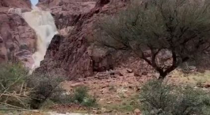 مشاهد بديعة لشلال ذيخين شرق حائل