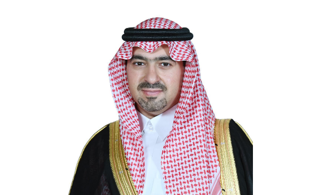 نائب أمير تبوك يواسي أسرة السحلي في وفاة فقيدهم