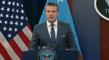 وزير الدفاع الأمريكي: مستعدون لاستئناف الحرب إذا أساءت إيران الاختيار