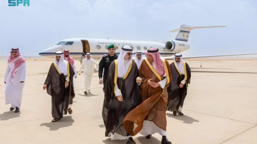 وزير خارجية الكويت يصل إلى الرياض في زيارة رسمية