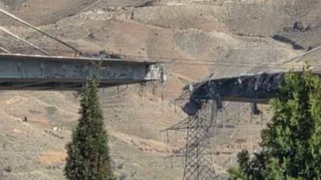 ترامب ينشر فيديو لتدمير أكبر جسر في إيران ويوجه رسالة لـ طهران