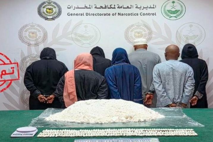 القبض على 7 أشخاص لترويجهم 25 كيلوجرامًا من الكوكايين في جدة