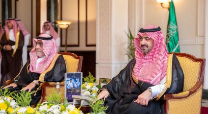 نائب أمير تبوك يكرّم الطلاب والطالبات الفائزين بجوائز “منافس”