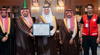 محافظ الأحساء يستقبل المدير العام لفرع الهلال الأحمر بالمنطقة الشرقية ويتسلّم شهادة الامتثال الإسعافي