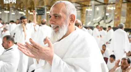 ابتسامات الحجاج.. لغة إنسانية تتوحد في رحاب المسجد الحرام