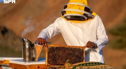 تنوع العُلا الطبيعي يعزّز إنتاج العسل عالي الجودة تزامنًا مع اليوم العالمي للنحل