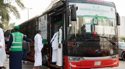الشؤون الإسلامية تُسيّر أكثر من 50 رحلة ترددية يوميًا لنقل ضيوف برنامج خادم الحرمين الشريفين إلى المسجد الحرام