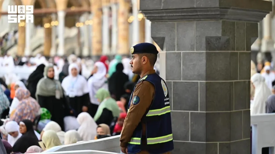 قوة الدفاع المدني بالحرم تواصل جهودها في خدمة ضيوف الرحمن