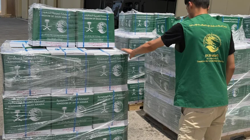 وصول الطائرة الإغاثية السعودية الـ84 لإغاثة الشعب الفلسطيني في قطاع غزة